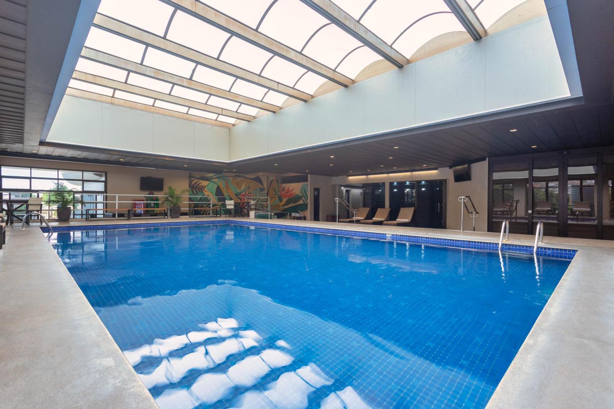 Ouro Minas Hotel Belo Horizonte, Dolce By Wyndham Ngoại thất bức ảnh The pool at the hotel